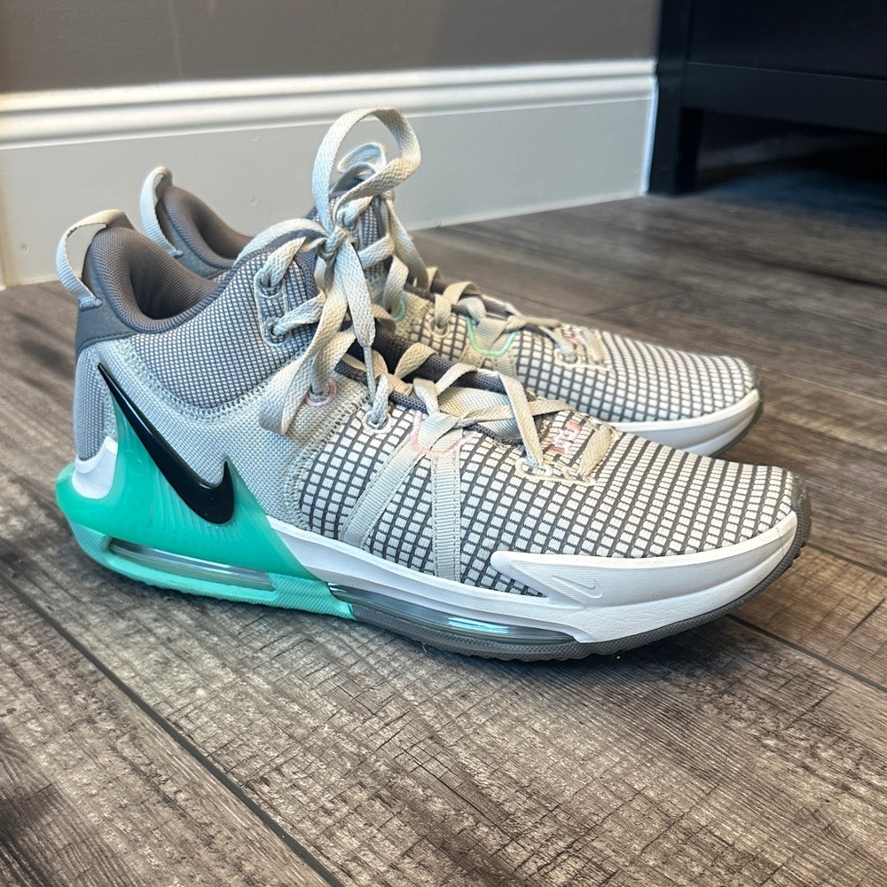 Men’s NIKE LeBron Witness VII Flat Pewter Mint Sneakers (Size 11) - Picture 10 of 13